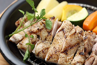 Grilled pepper chicken from select, free-range chicken